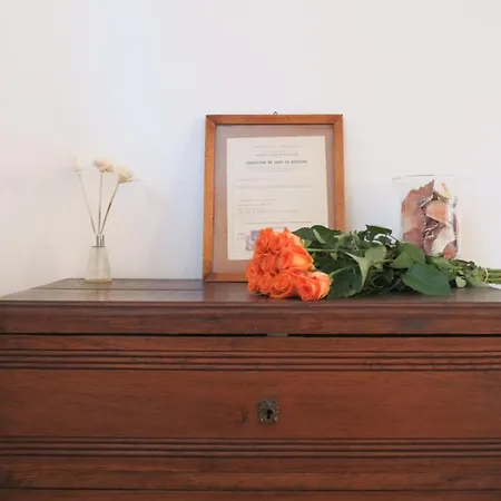 Au Coin Du Feu, Authentic & Natural アパート *